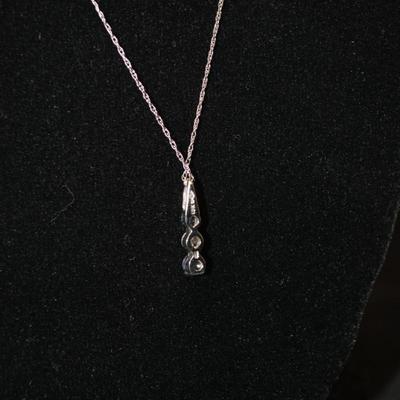 10K White Gold Chain 18" w/ 10K Tourmaline Pendant 0.7g
