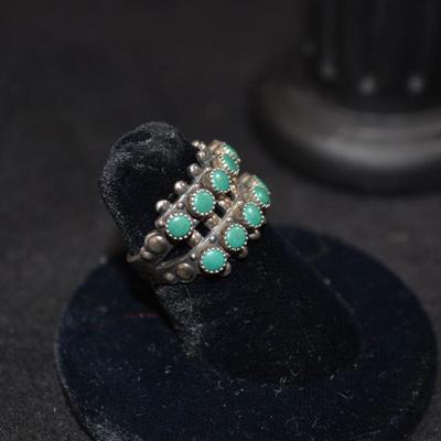 Vintage Sterling Navajo Ring with Malachite Size 5.5 4.7g
