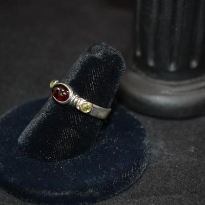 925 Sterling Ring with Baltic Amber & Peridot Size 7 - 3.0g