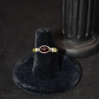 925 Sterling Ring with Baltic Amber & Peridot Size 7 - 3.0g
