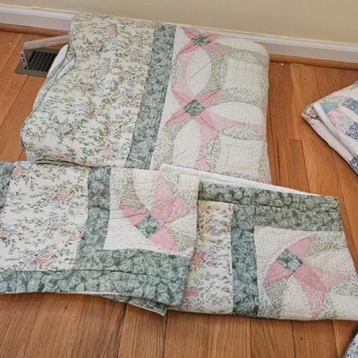 Five Queen Size Quilts (GB-DW)