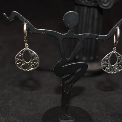 925 Sterling Floral Filigree Drop Earrings 2.2g