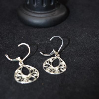 925 Sterling Floral Filigree Drop Earrings 2.2g