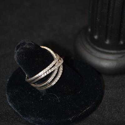 925 Sterling Ring with Quartz Settings Size 7 - 5.5g
