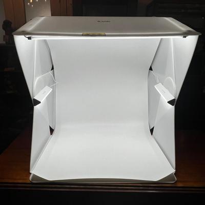 1293 Foldio Foldable Photography Studio