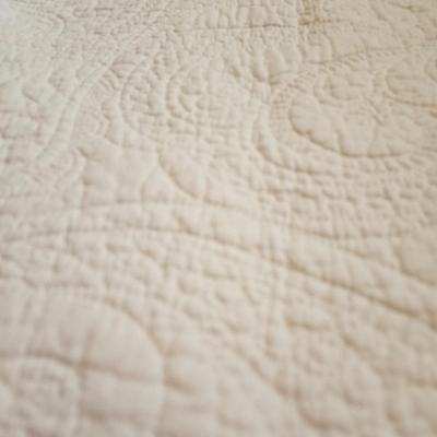 Queen Size Blankets, Shams and a Quilt (GB-DW)