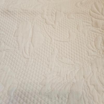 Queen Size Blankets, Shams and a Quilt (GB-DW)