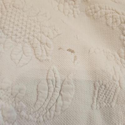 Queen Size Blankets, Shams and a Quilt (GB-DW)