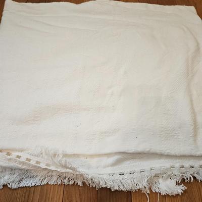 Queen Size Blankets, Shams and a Quilt (GB-DW)