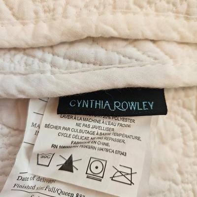 Queen Size Blankets, Shams and a Quilt (GB-DW)