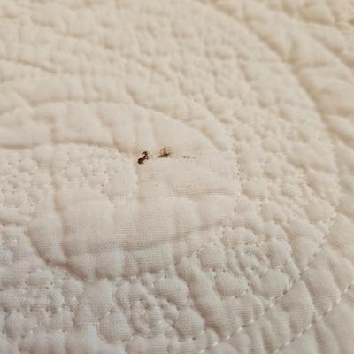 Queen Size Blankets, Shams and a Quilt (GB-DW)