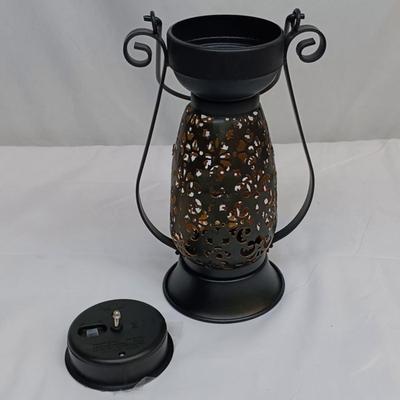 Lot of 4 New Solar Powered LED Lanterns