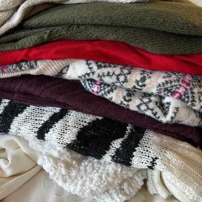 HUGE Lot of Women's Sweaters Sz SM