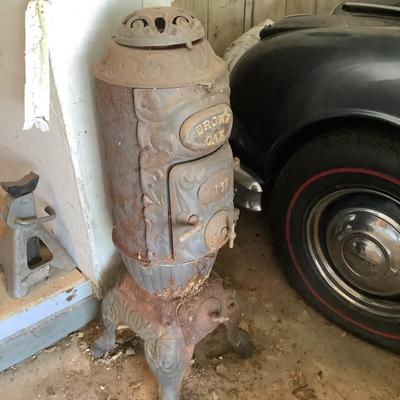 G746 Antique Crown Oak Cast Iron Stove