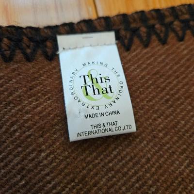 Women's Throws and Wraps (GB-DW)