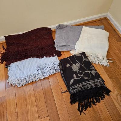 Women's Throws and Wraps (GB-DW)