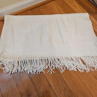 Women's Throws and Wraps (GB-DW)