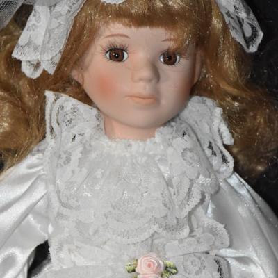 Birde Doll
