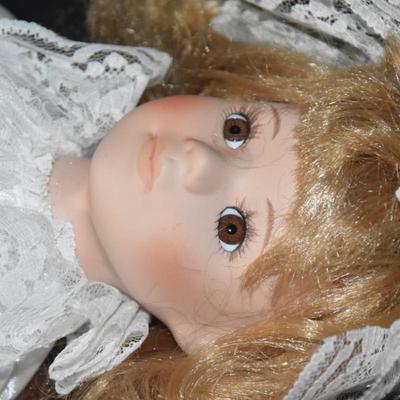 Birde Doll