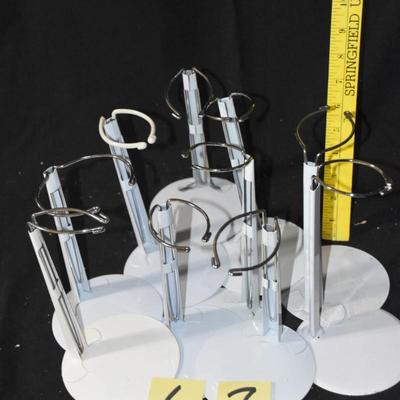 Small doll Stands