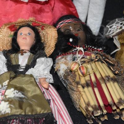 More Dolls Of Different Countries