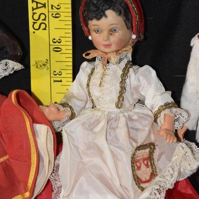 More Dolls Of Different Countries