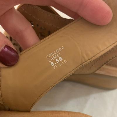 Earth Origins & More Sandals, Size 8 (PC-HS)