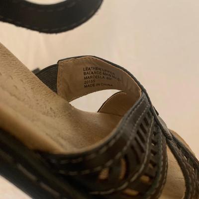 Earth Origins & More Sandals, Size 8 (PC-HS)