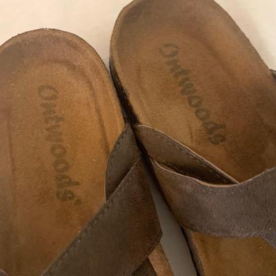 Earth Origins & More Sandals, Size 8 (PC-HS)