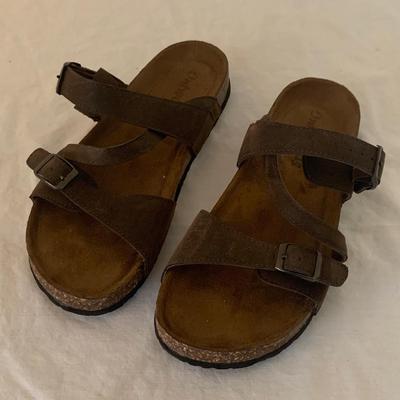 Earth Origins & More Sandals, Size 8 (PC-HS)