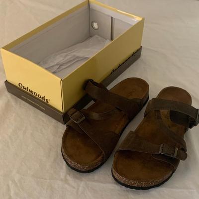 Earth Origins & More Sandals, Size 8 (PC-HS)
