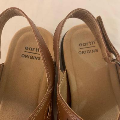 Earth Origins & More Sandals, Size 8 (PC-HS)