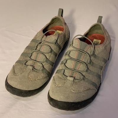 Merrell, Teva, Sketchers, & More Outdoor Adventure Shoes, Size 8/9 (PC-HS)