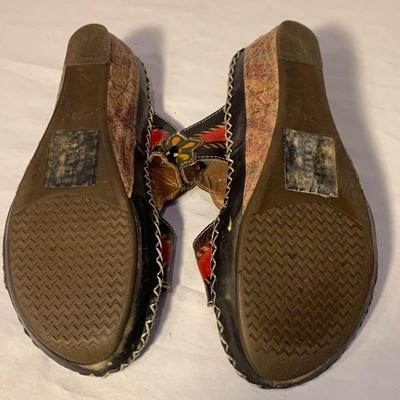 Clarks Shoes & More, Womenâ€™s Size 8 (PC-HS)