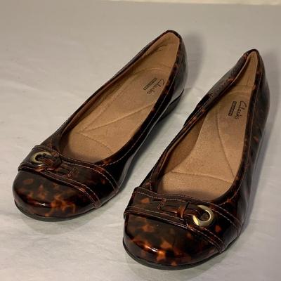Clarks Shoes & More, Womenâ€™s Size 8 (PC-HS)