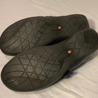 Clarks Shoes & More, Womenâ€™s Size 8 (PC-HS)