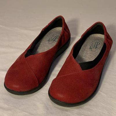 Clarks Shoes & More, Womenâ€™s Size 8 (PC-HS)