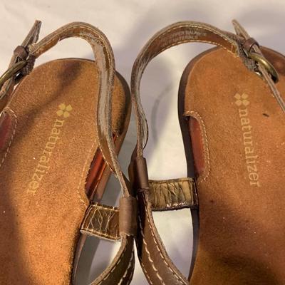 Clarks Shoes & More, Womenâ€™s Size 8 (PC-HS)