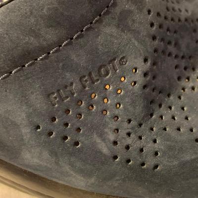 Clarks Shoes & More, Womenâ€™s Size 8 (PC-HS)