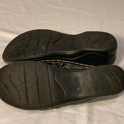 Clarks Shoes & More, Womenâ€™s Size 8 (PC-HS)