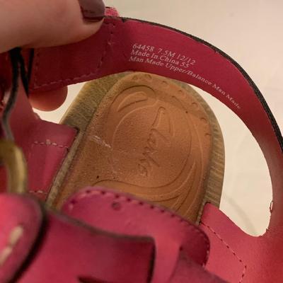 Clarks Shoes & More, Womenâ€™s Size 8 (PC-HS)