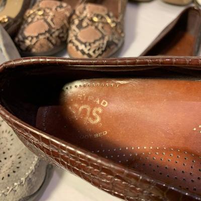 Large Collection of Flats & Loafers, Womenâ€™s Size 7-9 (PC-HS)