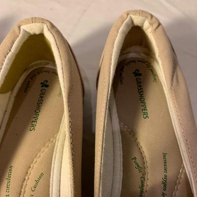 Large Collection of Flats & Loafers, Womenâ€™s Size 7-9 (PC-HS)
