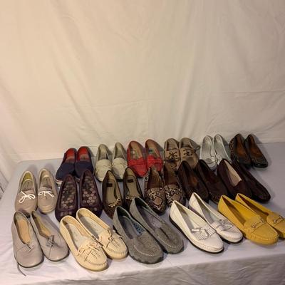 Large Collection of Flats & Loafers, Womenâ€™s Size 7-9 (PC-HS)