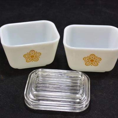 Vintage Lot of Butterfly Gold Pyrex Dishes