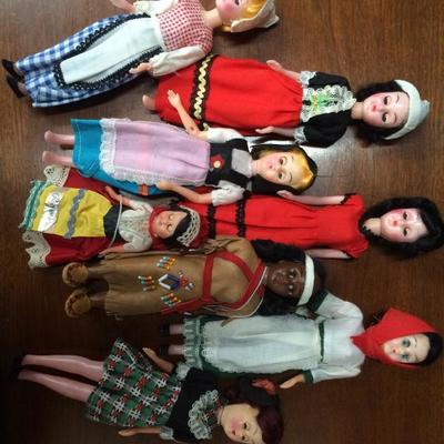 Lot of 8 Vintage Dolls
