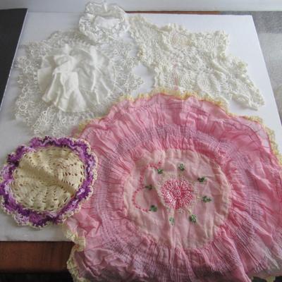 Lot of Various Size and Color Doileys and Fancy Work