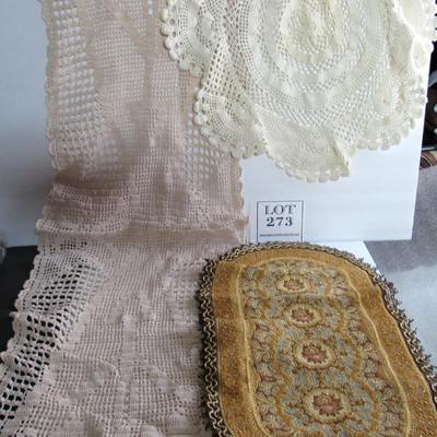 Large Table Runner and 2 Doileys