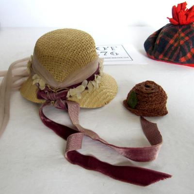 Lot of Vintage Doll Hats and Clothes, Red Set From Italy