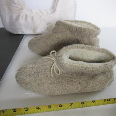 Pair Ladies Older Booties and Neck Pillow, Read Description